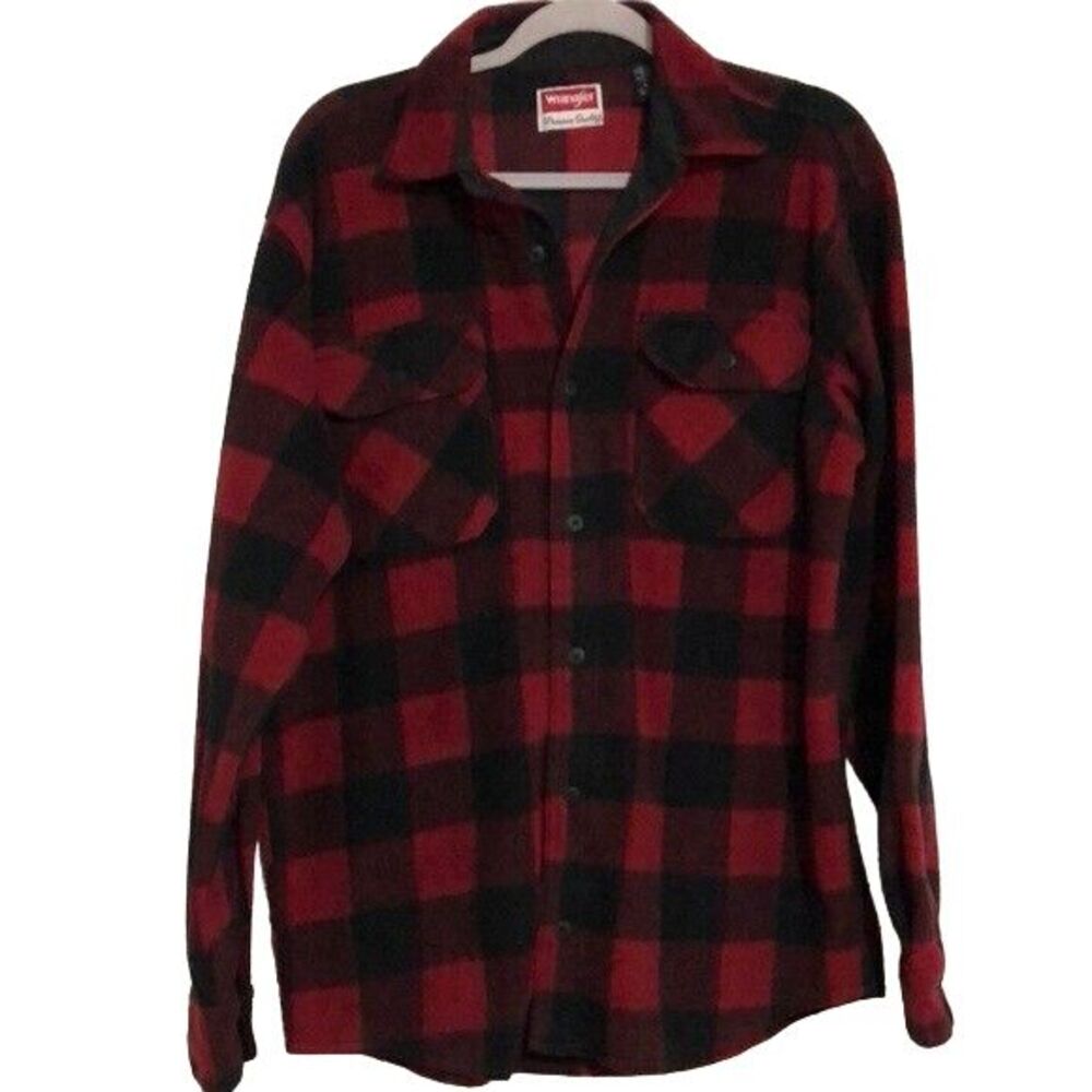 Wrangler premium quality men's size Medium Buffalo‎ plaid fleece button down
